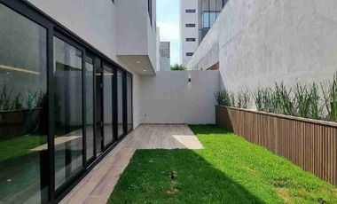 Residencia en Venta en Lomas 1