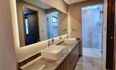 Residencia en Venta en Lomas 1