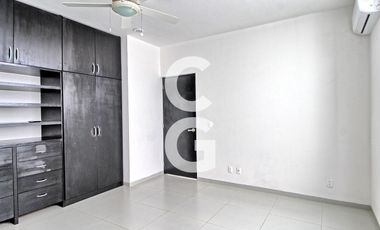 Casa en Venta en Cancun en Residencial Cumbres con Alberca
