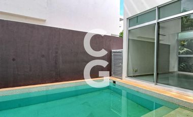 Casa en Venta en Cancun en Residencial Cumbres con Alberca