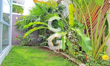 Casa en Venta en Cancun en Residencial Cumbres con Alberca