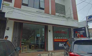 Dijual Cepat 2 Unit Ruko 2 Lantai Gandeng di Jalan Utama, Rumah Makan Padang Lengkap dengan Perabotan.