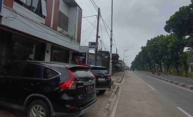 Dijual Cepat 2 Unit Ruko 2 Lantai Gandeng di Jalan Utama, Rumah Makan Padang Lengkap dengan Perabotan.