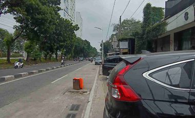 Dijual Cepat 2 Unit Ruko 2 Lantai Gandeng di Jalan Utama, Rumah Makan Padang Lengkap dengan Perabotan.