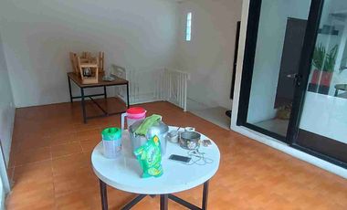 Dijual Cepat 2 Unit Ruko 2 Lantai Gandeng di Jalan Utama, Rumah Makan Padang Lengkap dengan Perabotan.
