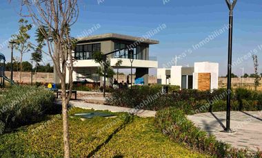 NORTE DE AGUASCALIENTES Terreno residencial en venta entrega inmediata Esquina Frente a Casa Club