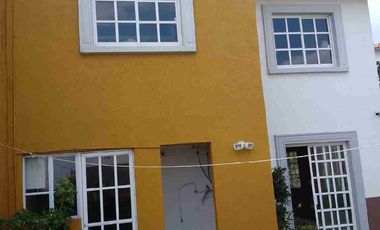 Se vende casa grande en privada dentro de fraccionamiento villas del campo, Calimaya, Estado de México