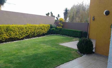 Se vende casa grande en privada dentro de fraccionamiento villas del campo, Calimaya, Estado de México