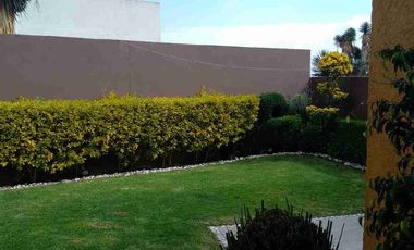 Se vende casa grande en privada dentro de fraccionamiento villas del campo, Calimaya, Estado de México