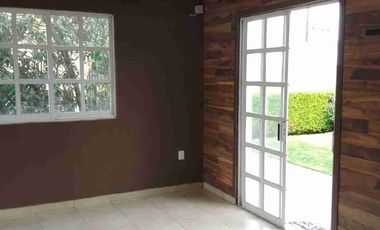 Se vende casa grande en privada dentro de fraccionamiento villas del campo, Calimaya, Estado de México