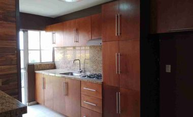 Se vende casa grande en privada dentro de fraccionamiento villas del campo, Calimaya, Estado de México