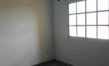 Se vende casa grande en privada dentro de fraccionamiento villas del campo, Calimaya, Estado de México