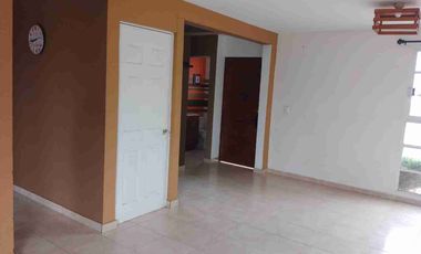 Se vende casa grande en privada dentro de fraccionamiento villas del campo, Calimaya, Estado de México