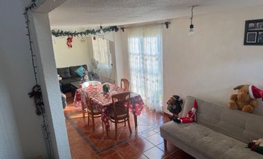 CASA EN ESQUINA EN PRIVADA CON ACCESO CONTROLADO