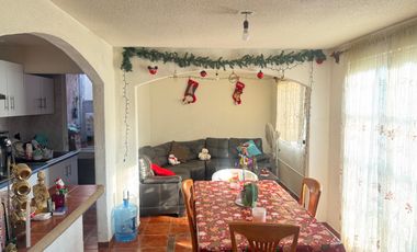 CASA EN ESQUINA EN PRIVADA CON ACCESO CONTROLADO