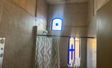 CASA EN ESQUINA EN PRIVADA CON ACCESO CONTROLADO