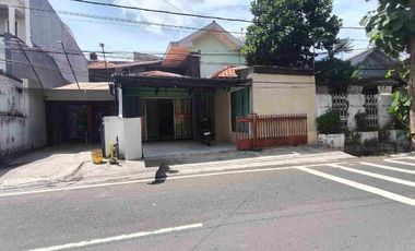 Rumah Strategis untuk Kantor/Usaha dekat Stasiun dan Tol Cawang di Tebet Timur, Jaksel