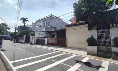 Rumah Strategis untuk Kantor/Usaha dekat Stasiun dan Tol Cawang di Tebet Timur, Jaksel