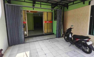 Rumah Strategis untuk Kantor/Usaha dekat Stasiun dan Tol Cawang di Tebet Timur, Jaksel
