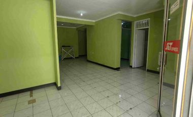 Rumah Strategis untuk Kantor/Usaha dekat Stasiun dan Tol Cawang di Tebet Timur, Jaksel