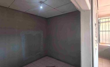 Rumah Strategis untuk Kantor/Usaha dekat Stasiun dan Tol Cawang di Tebet Timur, Jaksel