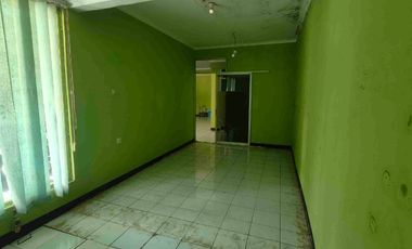 Rumah Strategis untuk Kantor/Usaha dekat Stasiun dan Tol Cawang di Tebet Timur, Jaksel