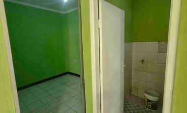 Rumah Strategis untuk Kantor/Usaha dekat Stasiun dan Tol Cawang di Tebet Timur, Jaksel