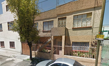 CASA EN PERFECTO ESTADO Y LISTA PARA ADQUIRIR MEDIANTE UNA REGULARIZACION DE ADEUDOS.