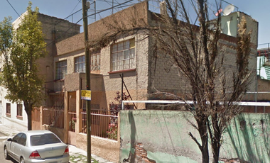 CASA EN PERFECTO ESTADO Y LISTA PARA ADQUIRIR MEDIANTE UNA REGULARIZACION DE ADEUDOS.