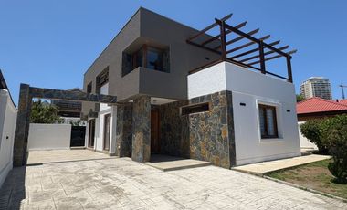 Concón, amplia casa 5 dormitorios, 500 M2 terreno