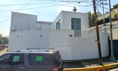 CASA EN RESIDENCIAL EN VENTA EN JARDINES DEL PREDEGAL EN SAN ÁNGEL, COYOACÁN, CDMX. REMATE BANCARIO EN EXCELENTE UBICACIÓN.