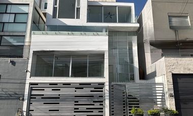 Renta casa en Colinas de San Jerónimo con alberca