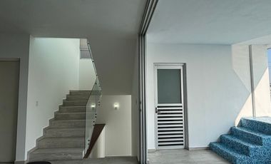 Renta casa en Colinas de San Jerónimo con alberca