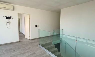 Renta casa en Colinas de San Jerónimo con alberca