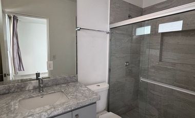 Renta casa en Colinas de San Jerónimo con alberca