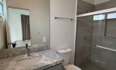 Renta casa en Colinas de San Jerónimo con alberca