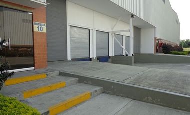 Bodega Alquilo 1.080 m2 /  $27 Millones /  Bodega En Conjunto Cerrado  / Ubicación: Acopi Zona Industrial Yumbo /
