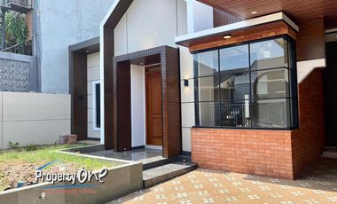 Dijual Rumah Minimalis Modern di Kencana Loka BSD