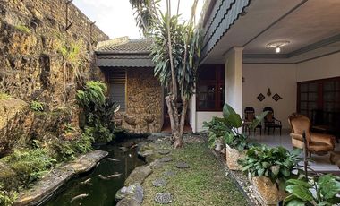 RUMAH MEWAH PONDOK INDAH LOKASI PRIME AREA, DEPAN TAMAN POSISI HOEK