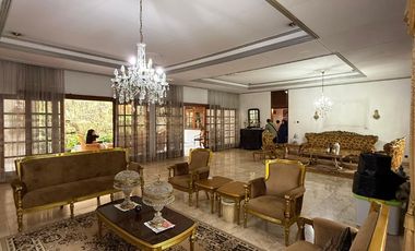 RUMAH MEWAH PONDOK INDAH LOKASI PRIME AREA, DEPAN TAMAN POSISI HOEK