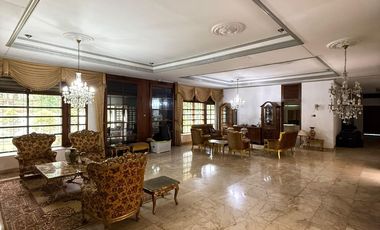 RUMAH MEWAH PONDOK INDAH LOKASI PRIME AREA, DEPAN TAMAN POSISI HOEK