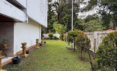 RUMAH MEWAH PONDOK INDAH LOKASI PRIME AREA, DEPAN TAMAN POSISI HOEK
