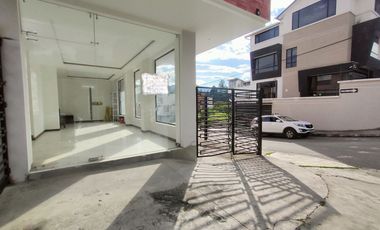 Venta de local comercial en Amable Maria Loja Ecuador