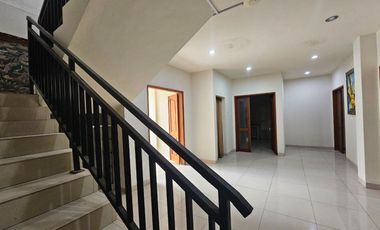 Guest House Aktif 3 Lantai Dijual, di Denpasar Timur Area
