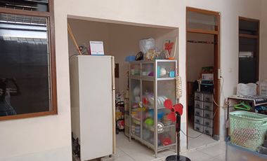 Rumah Luas dengan Bangunan Maksimal Jaten Raya Baru