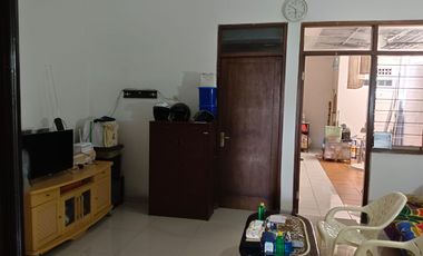 Rumah Luas dengan Bangunan Maksimal Jaten Raya Baru