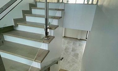 Brand new modern House for sale !, At Tonpao ,Sankampang, Near Chareonchareon Market .