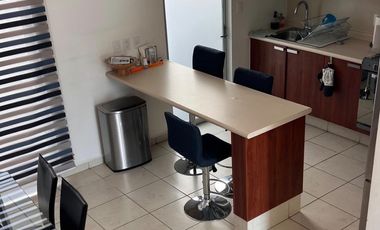 RENTA DE CASA AMUEBLADA EN VILLA FRANCA A 10 MINUTOS DE PLAZA MAYOR