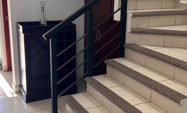 RENTA DE CASA AMUEBLADA EN VILLA FRANCA A 10 MINUTOS DE PLAZA MAYOR