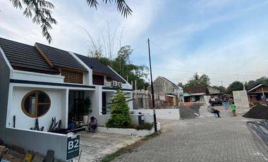 Rumah di Jogja Barat Ada Taman Bermain Gaya Jepang Area Exit Tol Sentolo